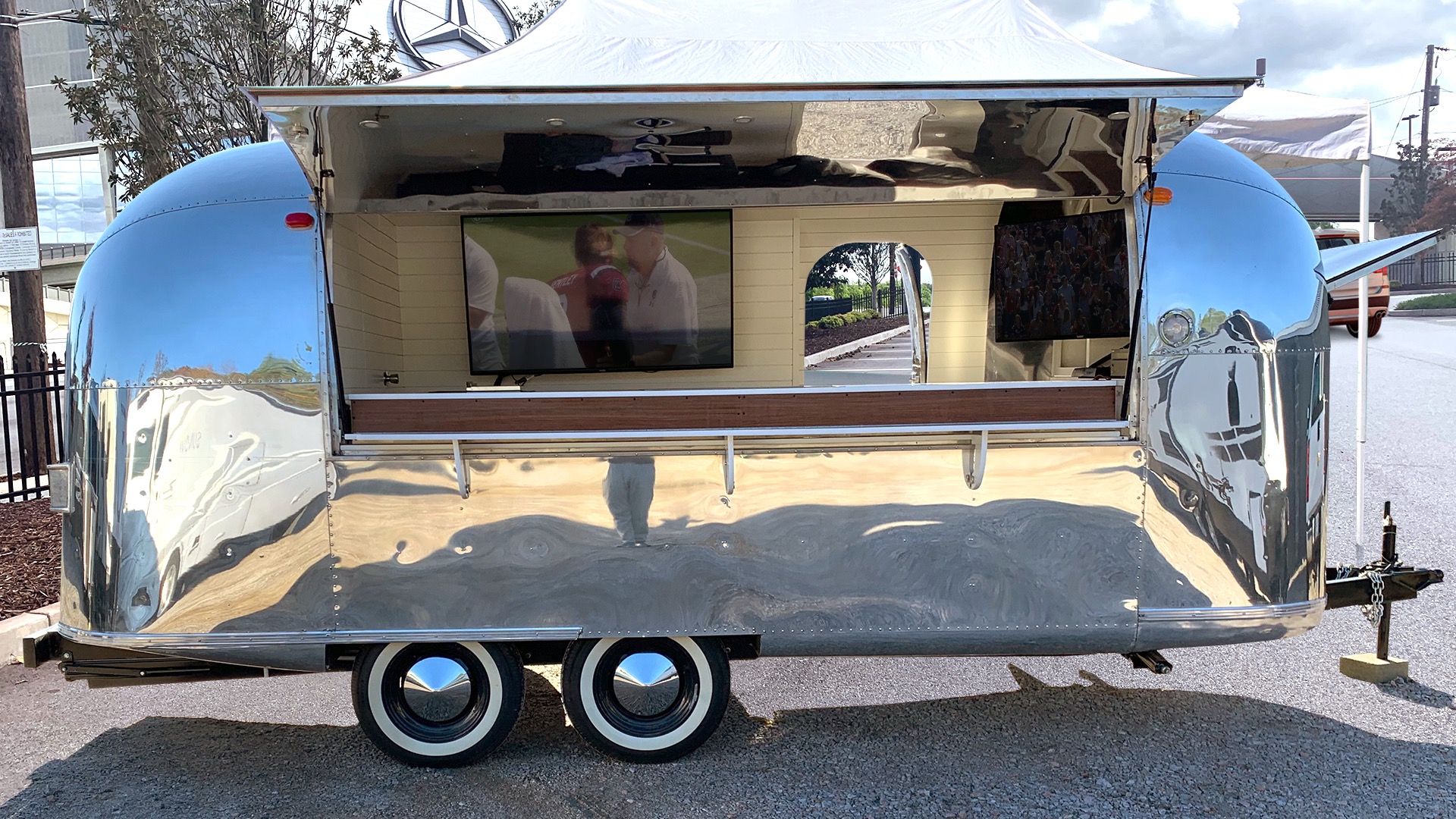 tailgate-airstream-trailer-rental-company