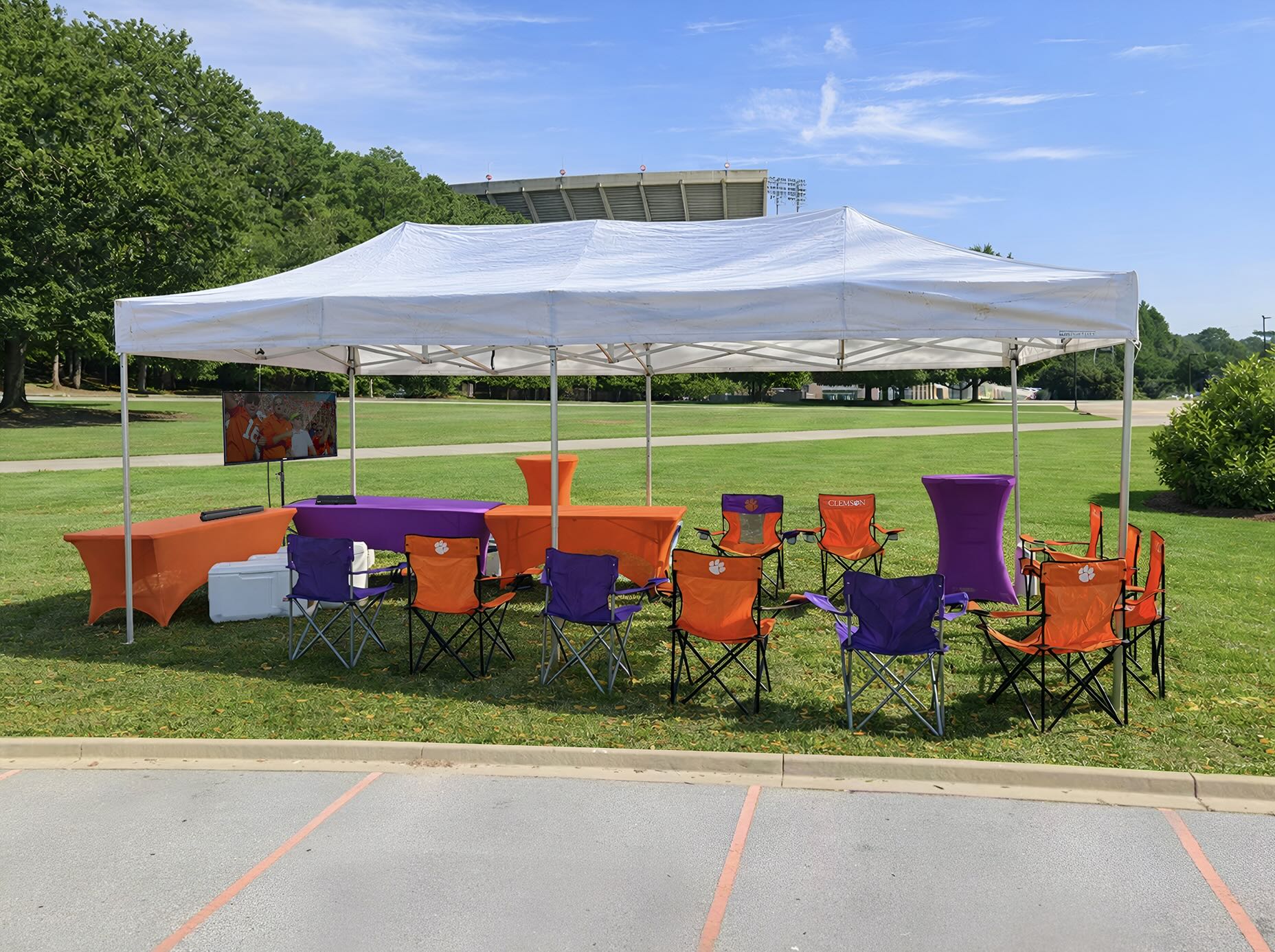 10x20-tent-tv-setup-clemson-sc-tailgates
